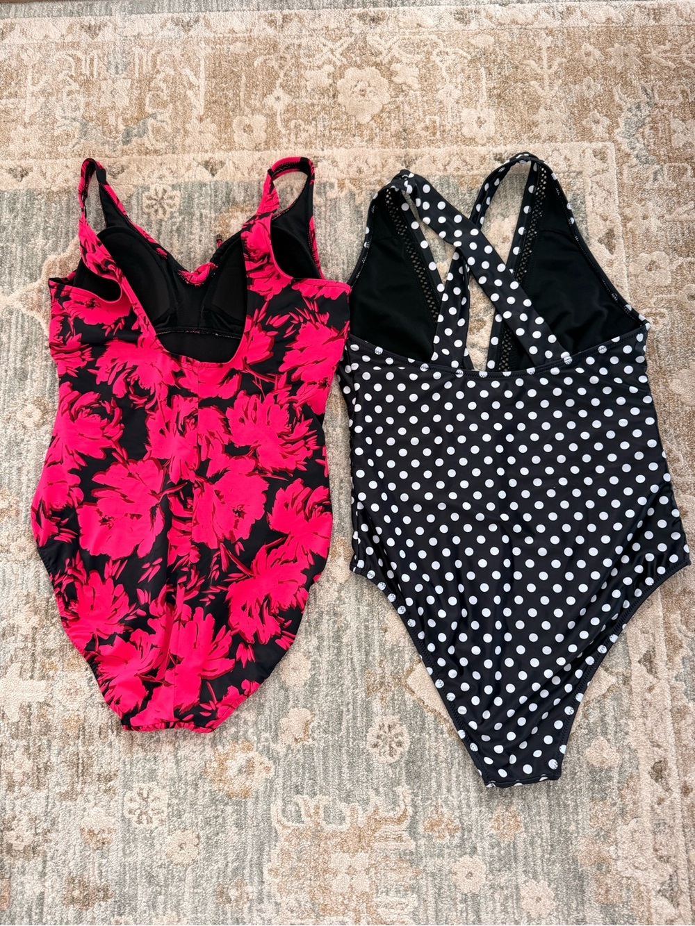 Two gorgeous swimsuits - Picture 2 of 5